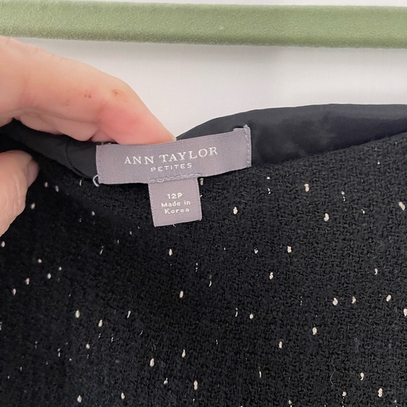 Ann Taylor Black Speckled Wool Blend A Line Skirt EUC 12P - Picture 3 of 4